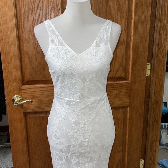 Beautiful mermaid wedding dress size 9/10 - Picture 8 of 11